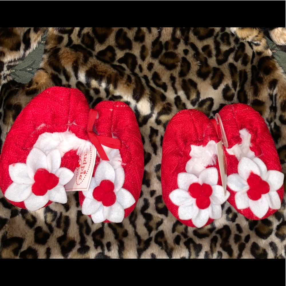 NEW+Tag MUDPIE 2T-3T RED+WHITE FLOWER SLIPPERS
